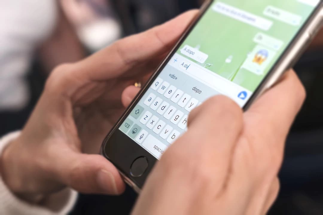 حصريا لمستخدمي أبل تفعيل واتساب من خلال البريد الإلكتروني بدلا عن الرسائل النصية